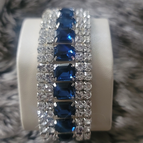 Stellar vintage stretch bracelet ... - Picture 1 of 8